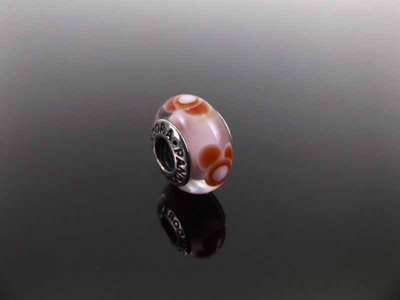 lot 118 image: PANDORA .925 ALE Murano Charm