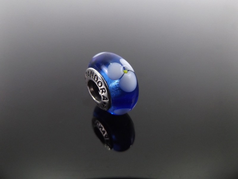 lot 125 image: PANDORA .925 ALE Murano Charm