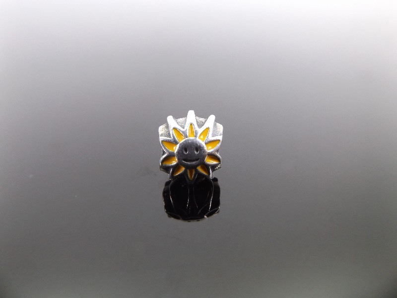 lot 135 image: PANDORA .925&nbspALE Smiling Sunshine Charm