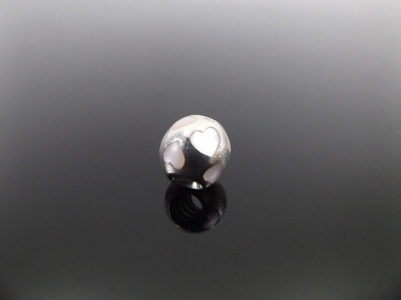 lot 136 image: PANDORA .925&nbspALE&nbspLove Me White Mother of Pearl Heart Charm