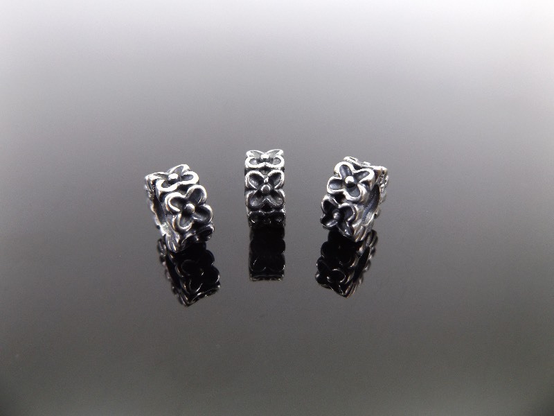 lot 140 image: 3&nbspPANDORA .925&nbspALE Aloha Spacer Charms