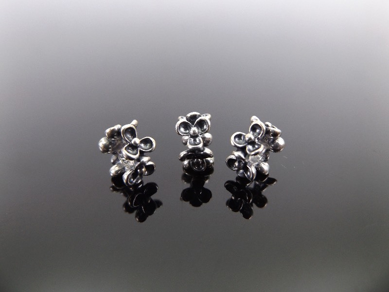 lot 142 image: 3 PANDORA .925&nbspALE&nbspFloral Elegance Spacer Charms