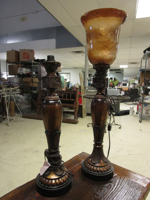 lot 517 image: TWO LAMPS