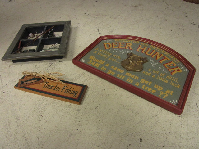 lot 537 image: OUTDOOR THEMED DECOR