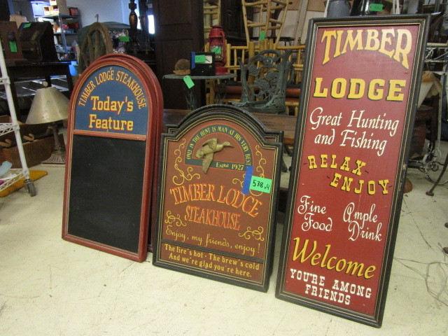 lot 538 image: SIX WOODEN TIMBERLODGE STEAKHOUSE SIGNS