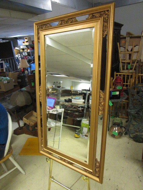 lot 551 image: LARGE VINTAGE MIRROR