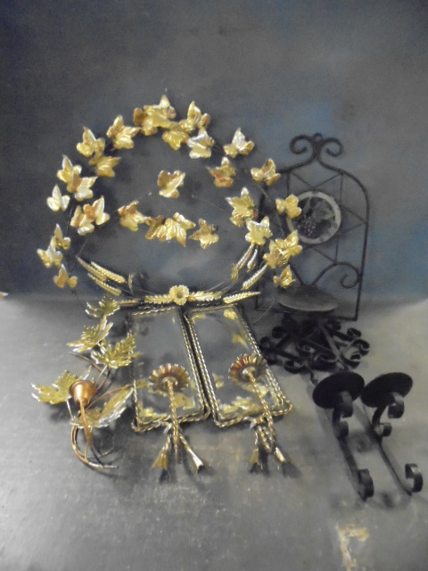 Assorted Wall Hangings