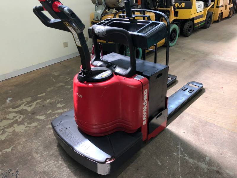2004 Raymond FRE60L Walkie Rider Powered Pallet Jack