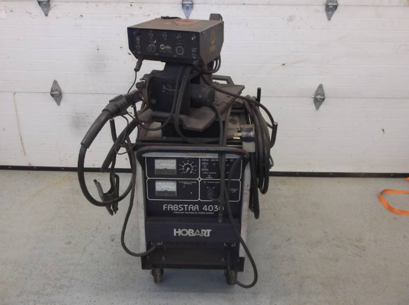 Wire feed welder