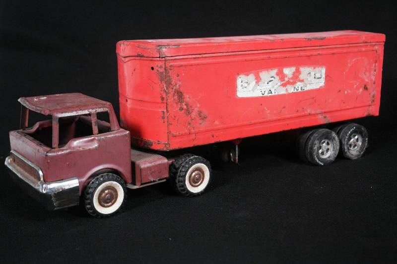 Toy Brown Semi-Tractor & Orange Trailer