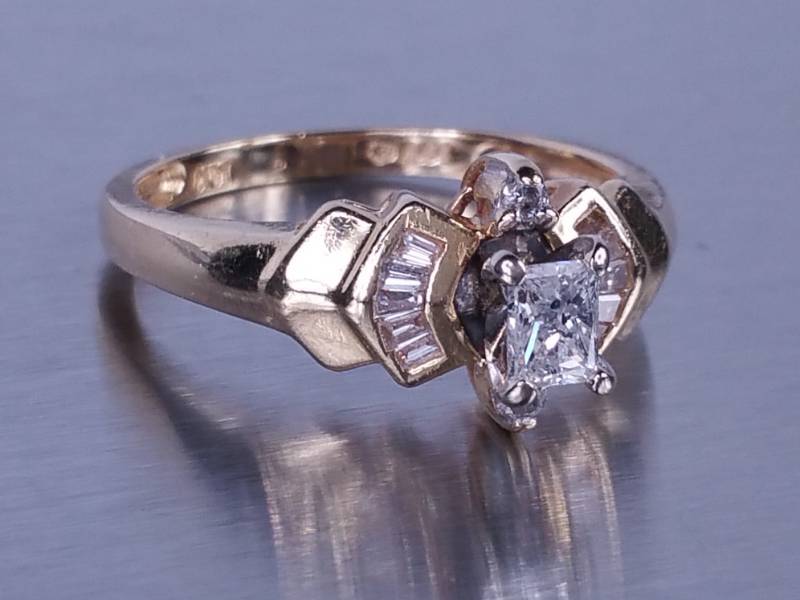 34 CT Diamond Ring set in 14k Yellow Gold
