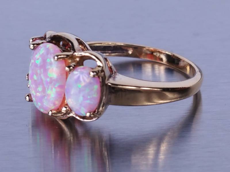 Beautiful Opal Dinner Estate Ring