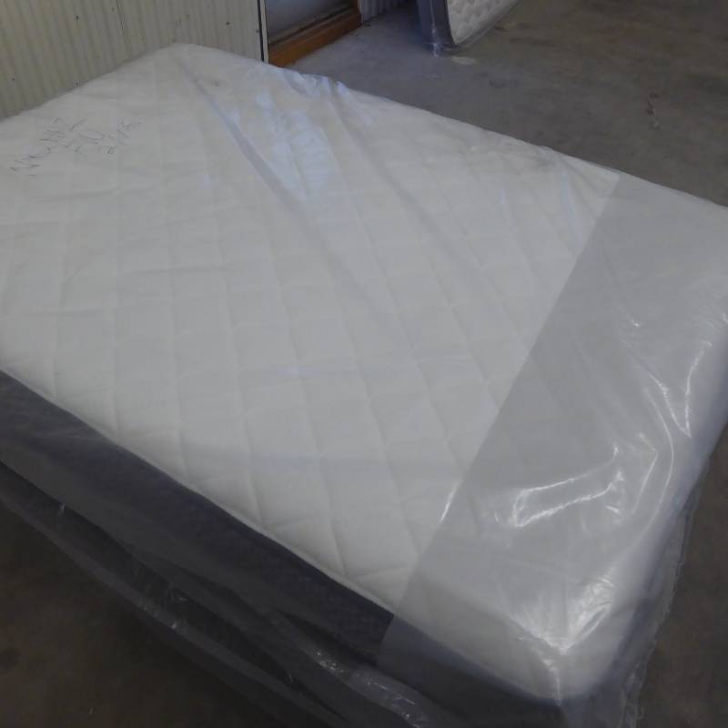 lot 2 image: Brand New Sealy Response Essentials Faithful Firm Full Mattress