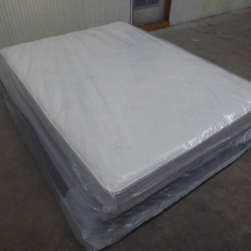lot 6 image: Brand New MacyBed by Macys Plush Foam Pillowtop Queen Mattress