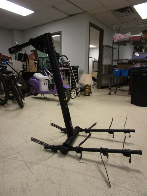 lot 714 image: SCHWINN BICYCLE RACK