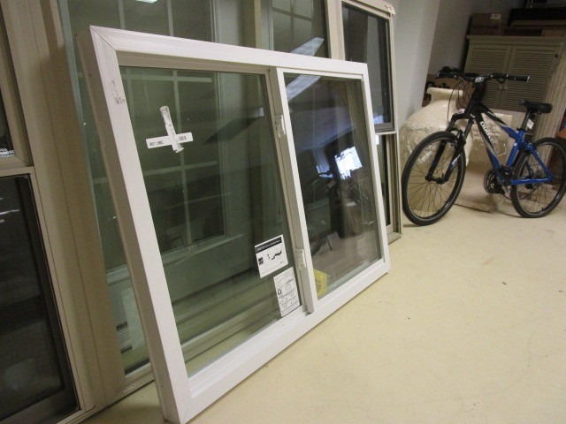 lot 746 image: SLIDER WINDOW