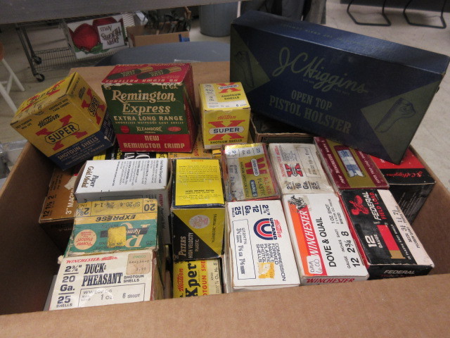 lot 739 image: 35 VINTAGE EMPTY SHOTGUN SHELL BOXES