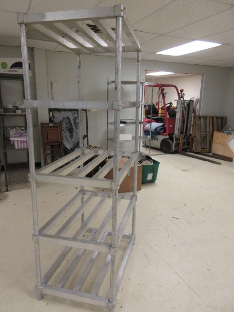 lot 743 image: METAL SHELVING UNIT