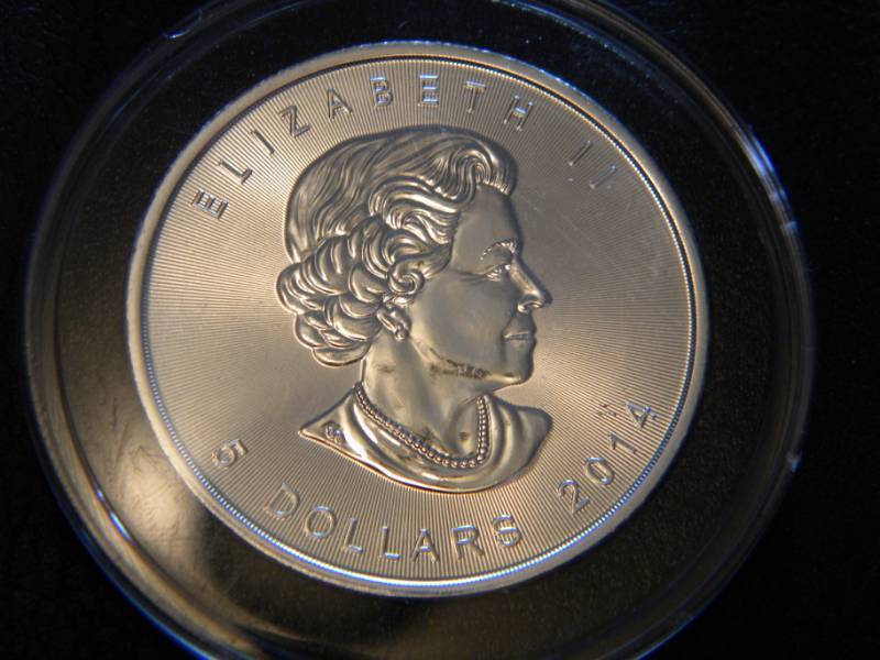 2014 Canada 5 Dollar - 1 Troy Oz. Fine (.999) Silver