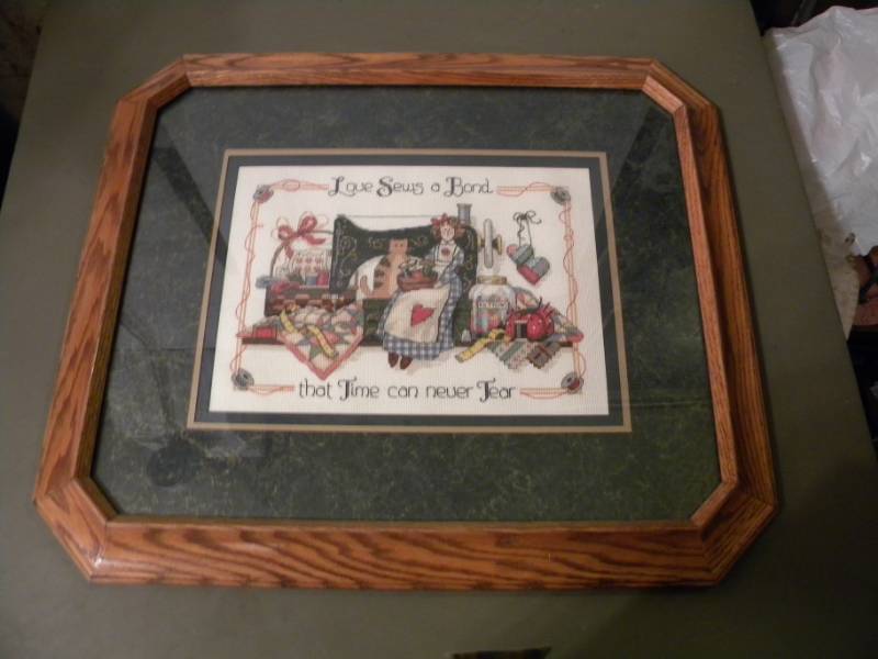 Cross Stitch  Love Sews a Bond ... - 21 x 25