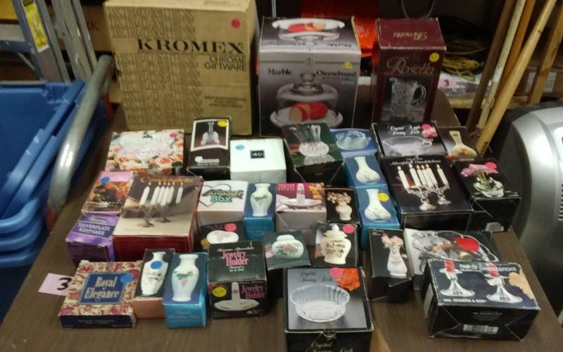 lot 18 image: Lot Of Boxed Giftwares Vases, Lead Crystal, Cheese Board, Candle Holders, Misc