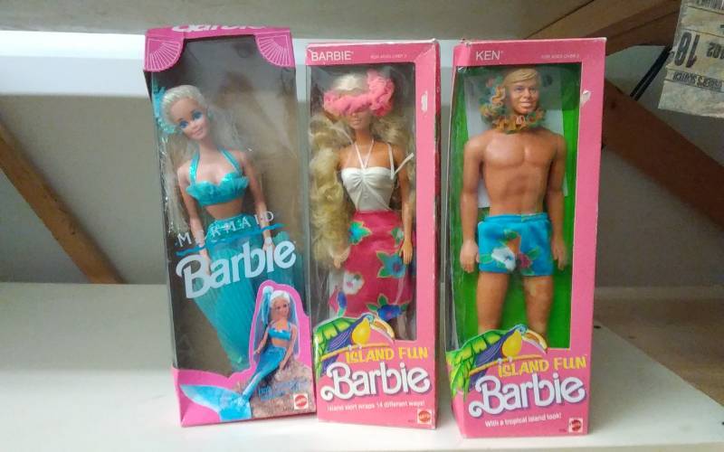 lot 25 image: 3-Barbies 1987 Island Fun Barbie & Ken, 1991 Mermaid Barbie