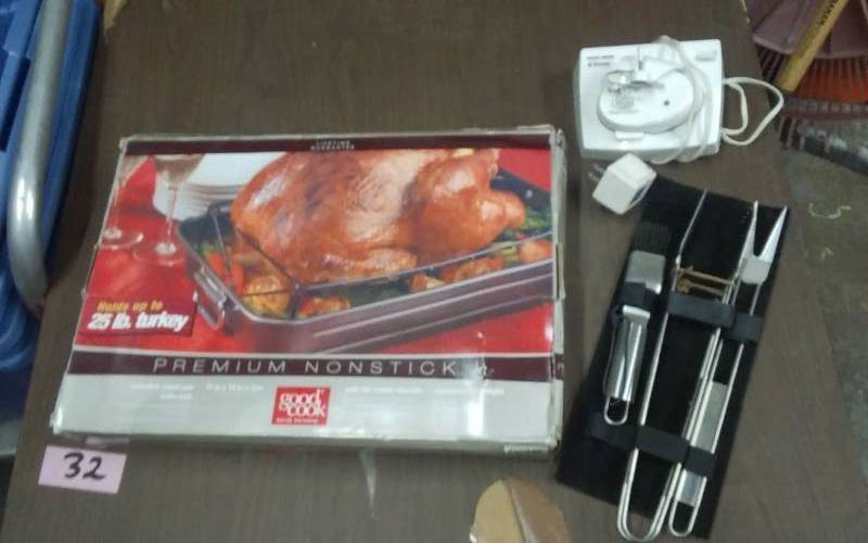 lot 49 image: Roaster Pan, Grill Tools, Rechargeable Cordless Can Opener