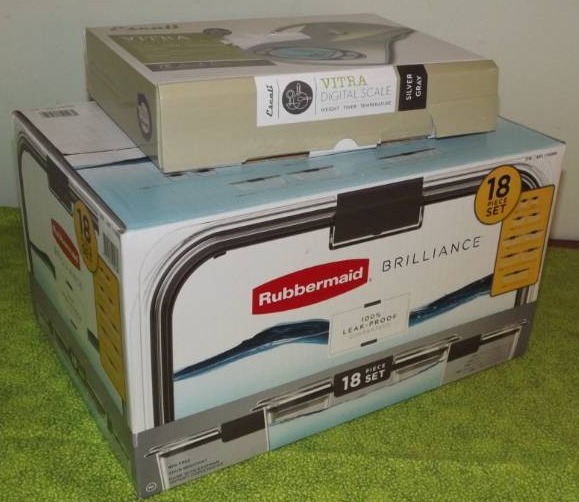 Food Storage Containers and Digital Scale