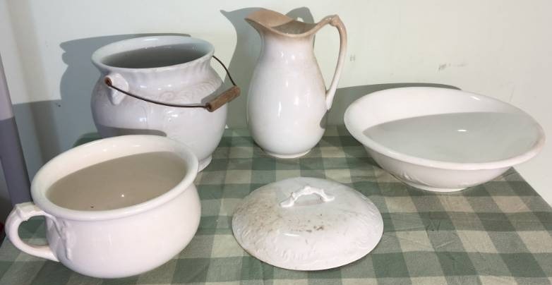 Chamber Pots and Wash Basin