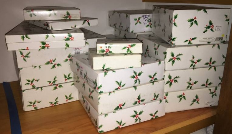 Christmas Dishware