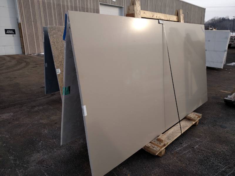 lot 35 image: LG Slab, Rafline Approx. 63x130 &...