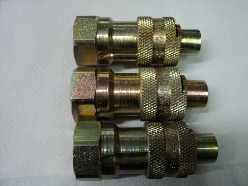 lot 211 image: Dix-Lock QM83 Steel Quick Coupling-...