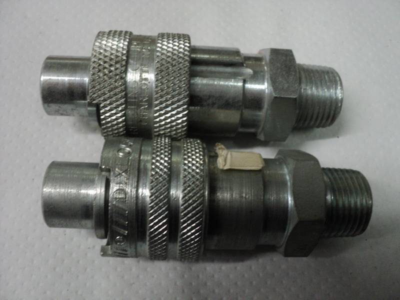 lot 213 image: Dix-Lock QM42 Steel Quick Coupling-...