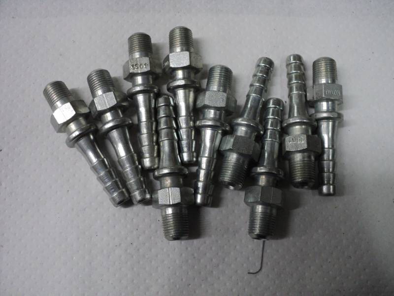 lot 229 image: Dixon 3501 Steel Fitting 18 NPT M...