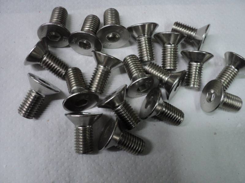 lot 327 image: Stainless Steel Flat Head Screw - 1...