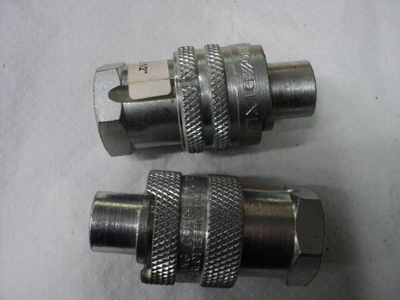 lot 364 image: Dix-Lock QM82 Steel Quick Coupling ...