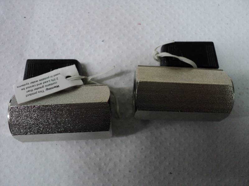 lot 413 image: Industrial AirWater Shut-off Mini-...