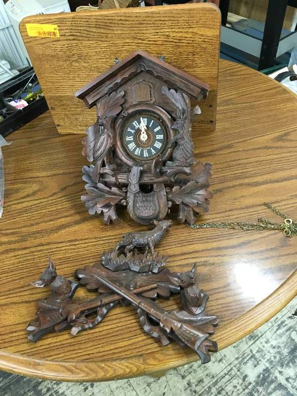 Wooden Hanging Clock & Wall Hanging