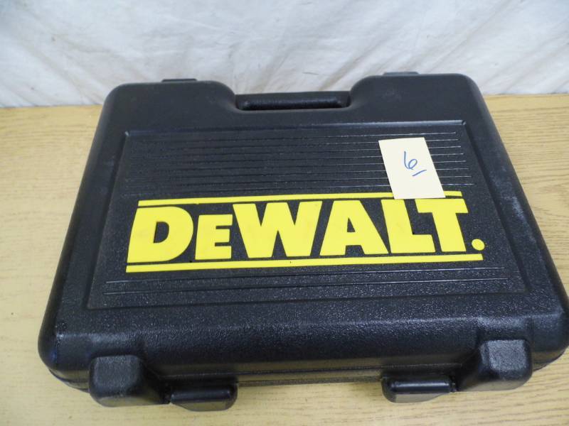 DeWalt Case w Flashlight - Charger - Battery