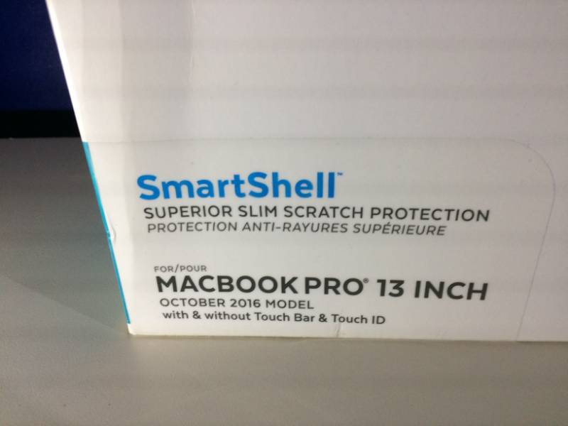 lot 34 image: NEW Speck SmartShell 13 for Macbook Pro Superior Slim Scratch Protection