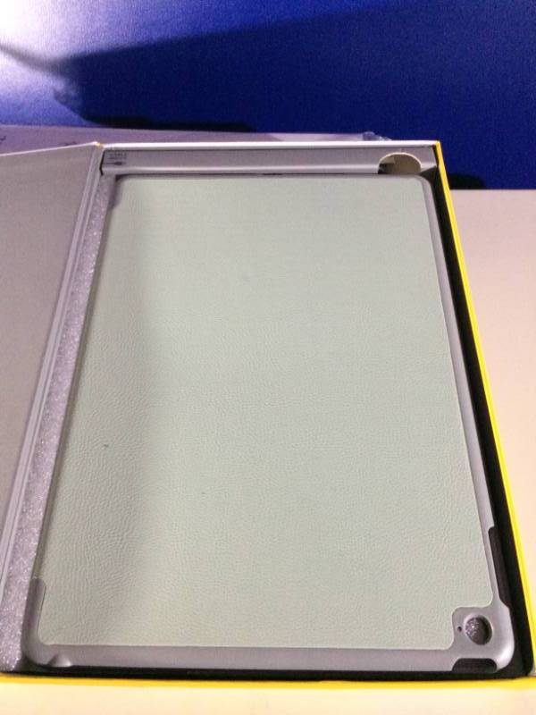 lot 35 image: NEW Zagg Folio Tablet Bluetooth Keyboard Case for iPad Air 2