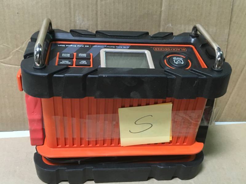 lot 5 image: BLACKDECKER Amp Battery Charger used works