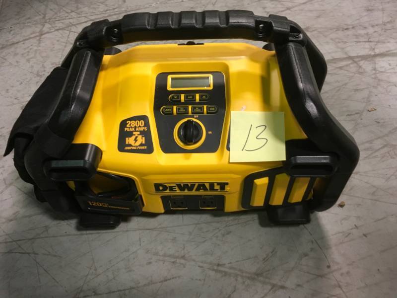 lot 13 image: DEWALT Dxaeps2 Professional Power Station 2800 Peak1400 Instant Amps used in very good condition