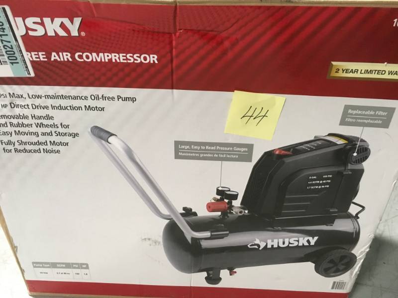 lot 44 image: Husky 8G 150 PSI Hotdog Air Compressor open box in like new condition