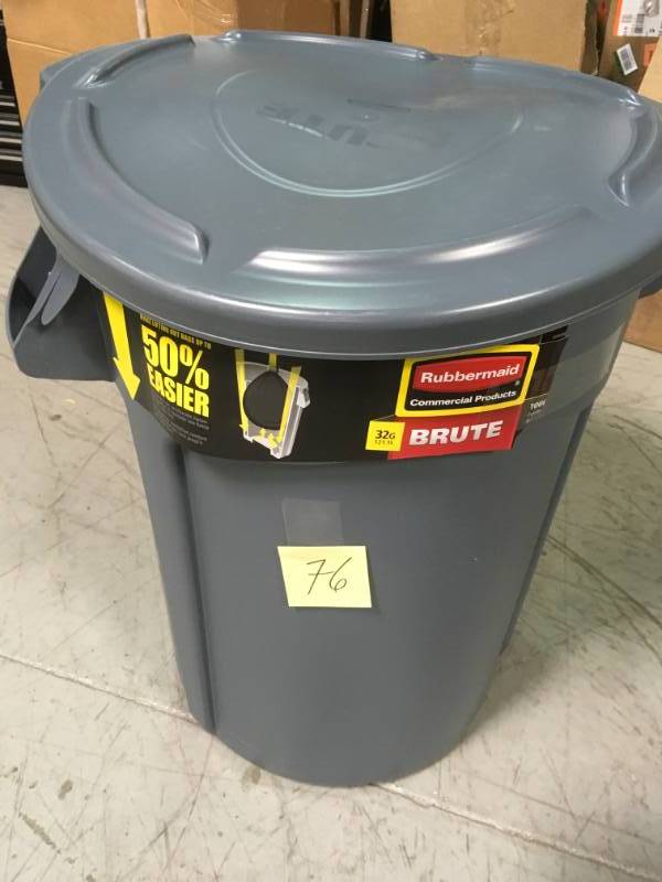 lot 76 image: Rubbermaid Commercial Products Brute 32 Gal. Gray Round Vented Trash Can with Lid open box in like new condition