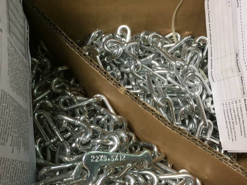 lot 95 image: Arnold Tractor Tire Chains for 22 in. x 9.5 in. Wheels (Set of 2) not used