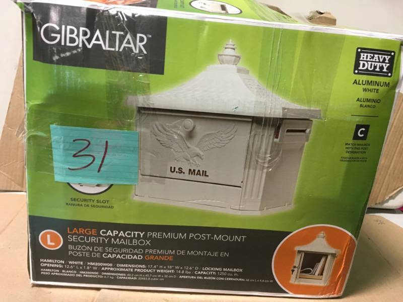 lot 31 image: Gibraltar Mailboxes Hamilton White Locking Aluminum Large Post-Mount Mailbox open box in new condition