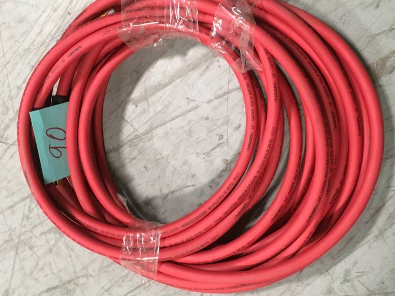 lot 90 image: HUSKY HOSE 38 IN AIR PRESSURE open box in new condition