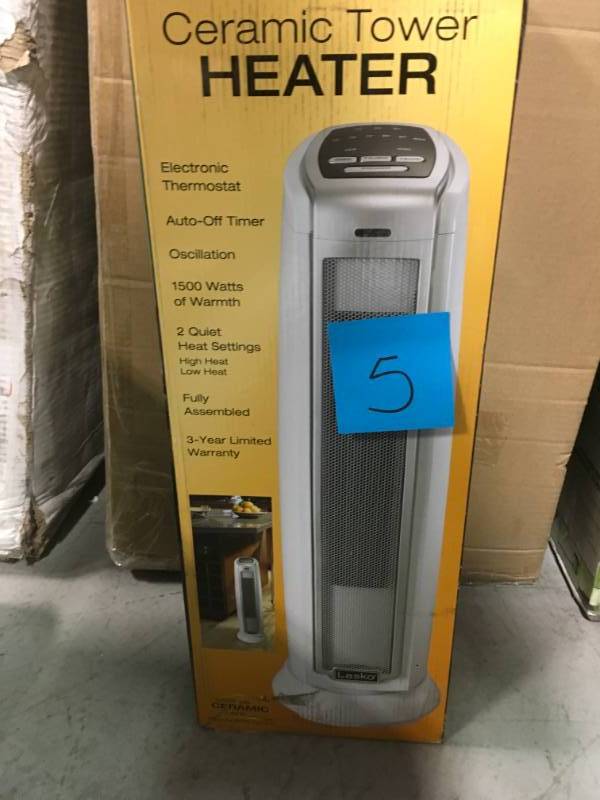 lot 5 image: Lasko Ceramic Heater in like new condition