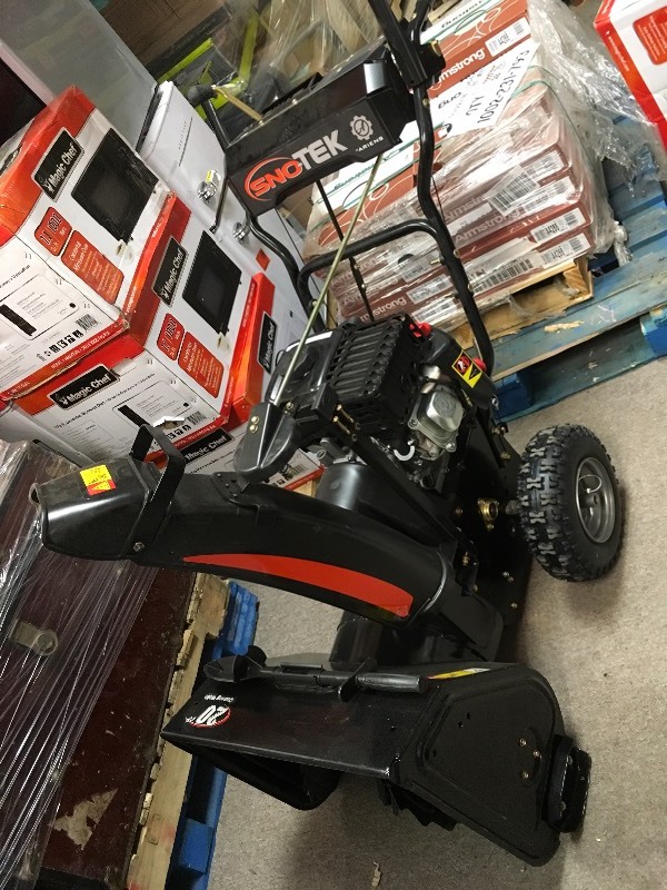 lot 109 image: Snowtek 20 in. 2-Stage Self-Propelled Gas Snow Blower in good working conditions